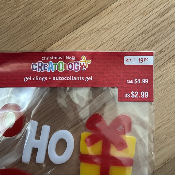 Brand New - Set of 20 - Santa Gel Clings - Picture 4 of 4